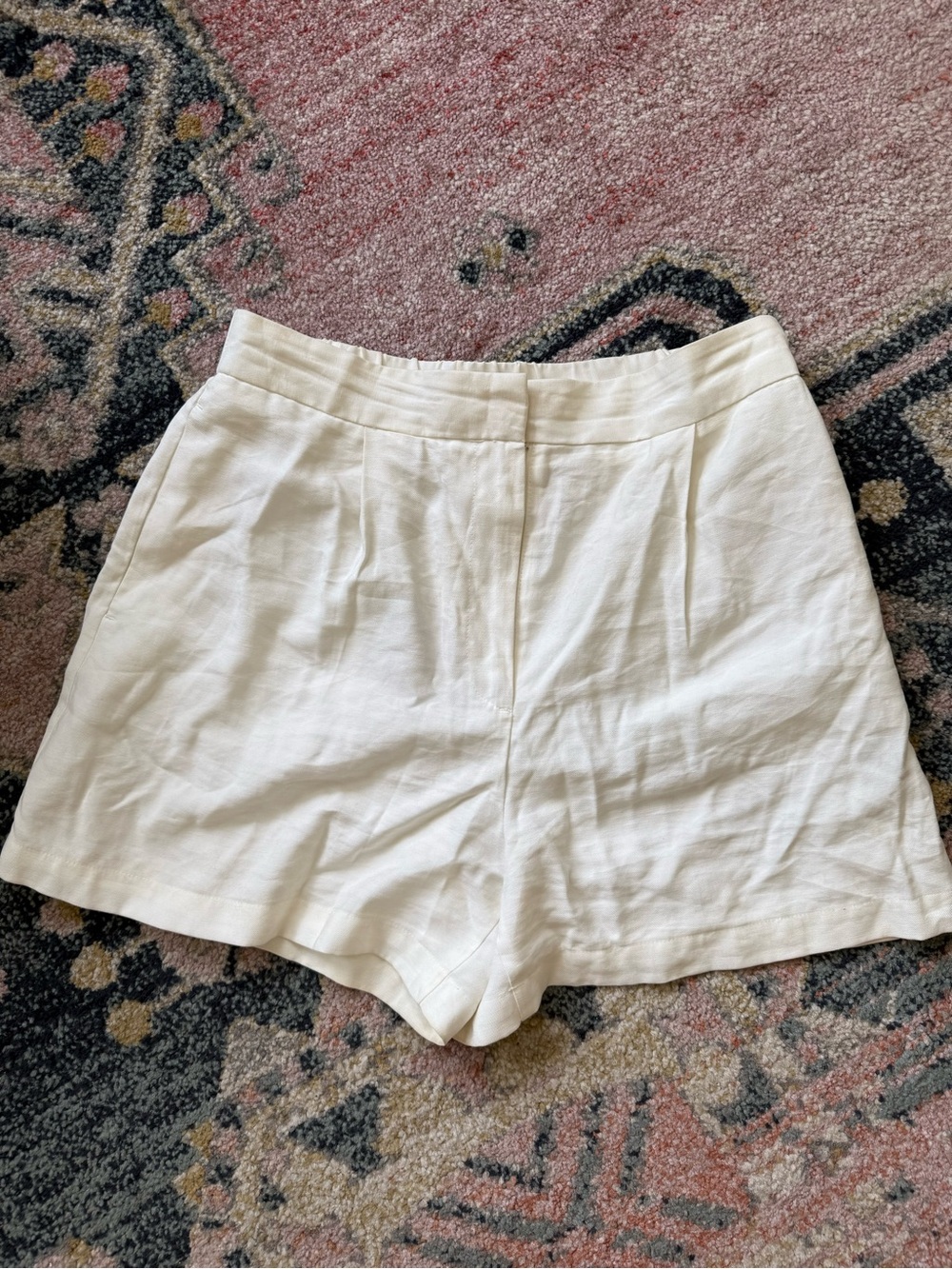 white Zara shorts size M